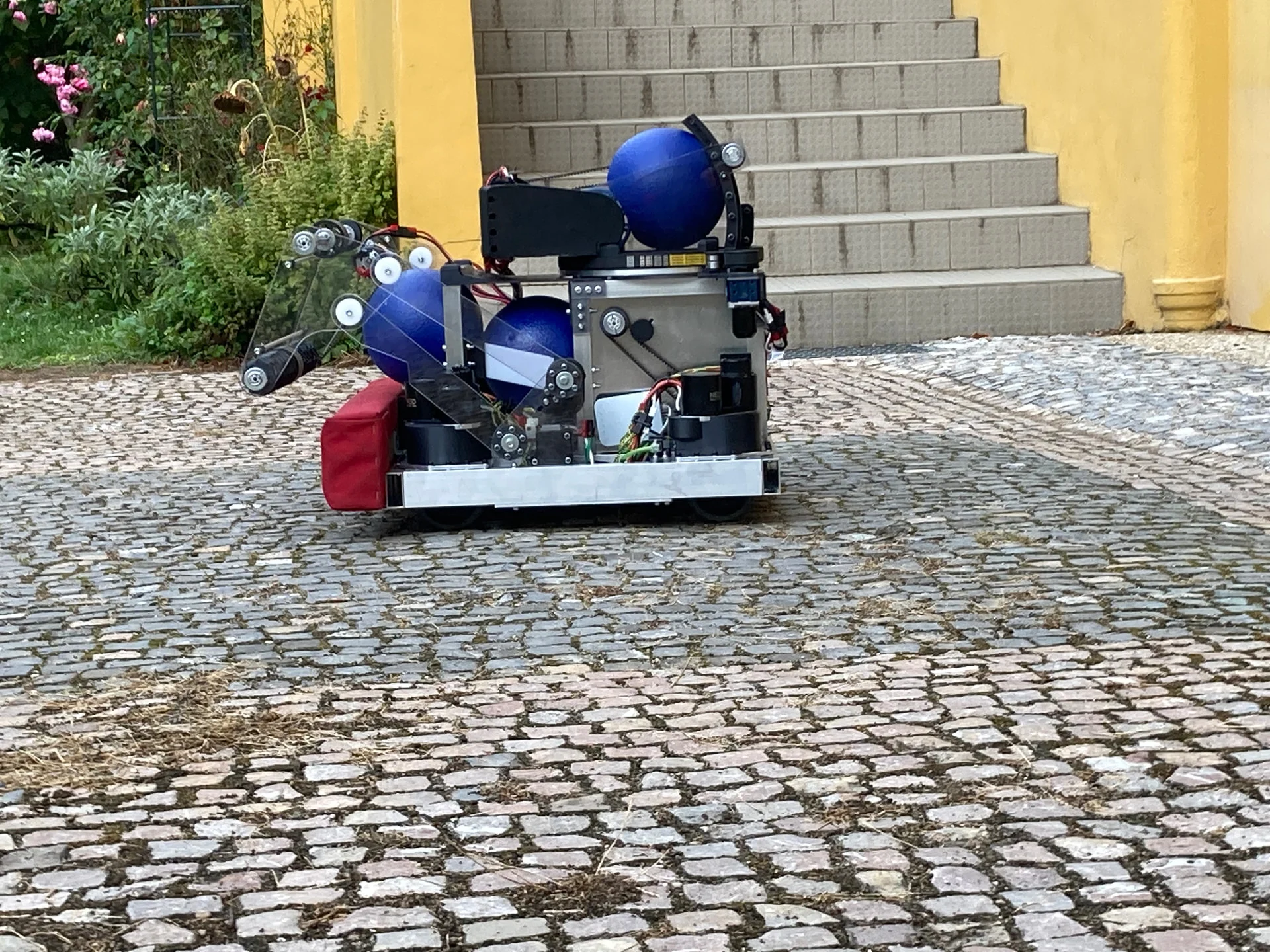 Starý prototyp robota z 2020
